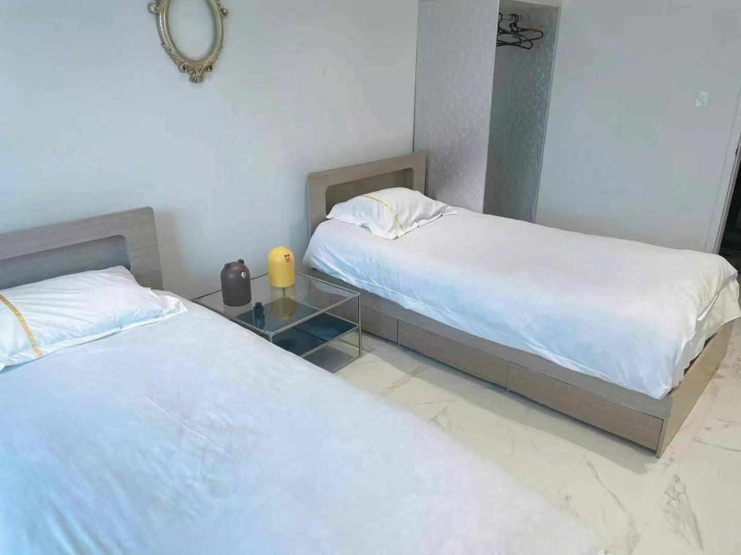 Y Park Apartment *
